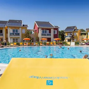  Apartament Village